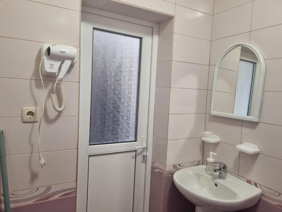 Ахра Hotel Gagra Bagian luar foto
