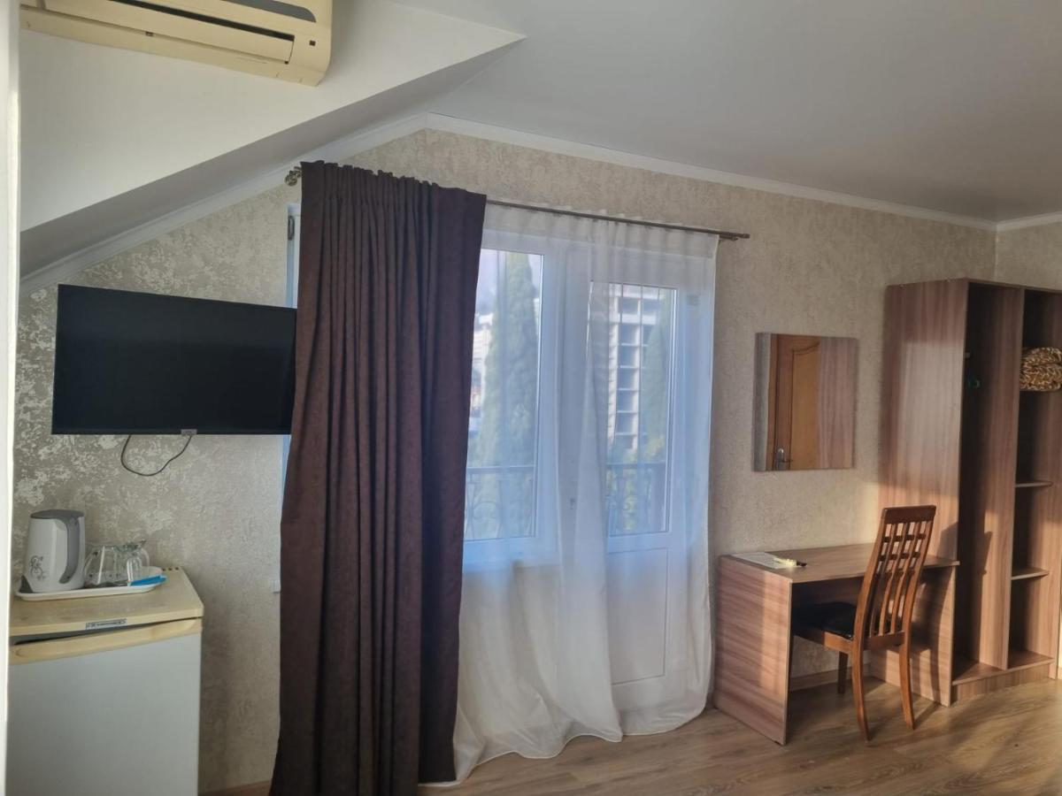 Ахра Hotel Gagra Bagian luar foto