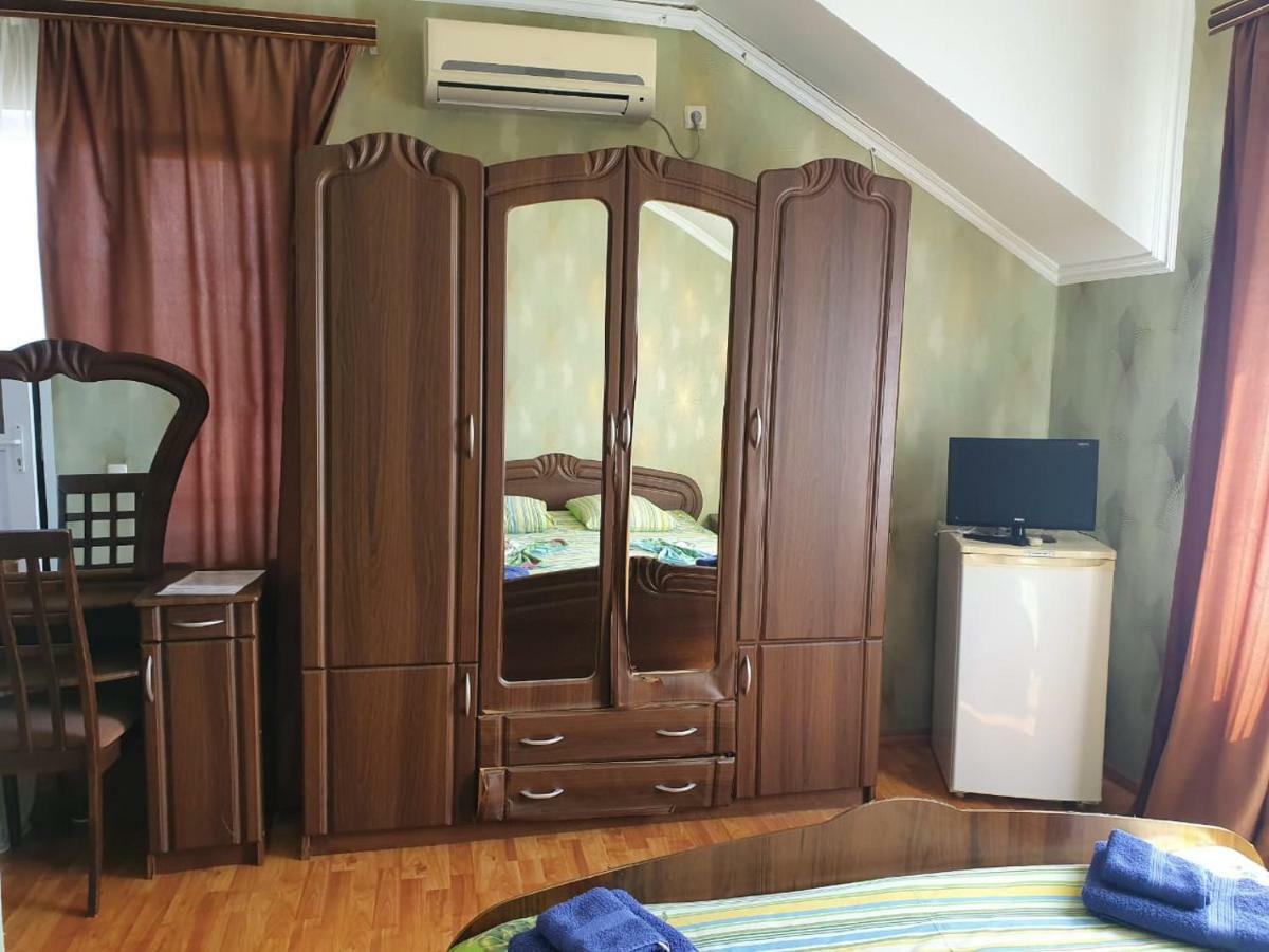Ахра Hotel Gagra Bagian luar foto