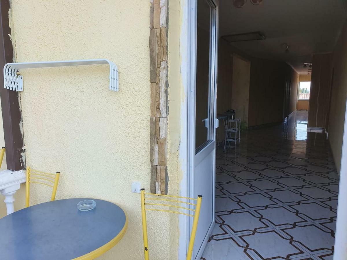 Ахра Hotel Gagra Bagian luar foto
